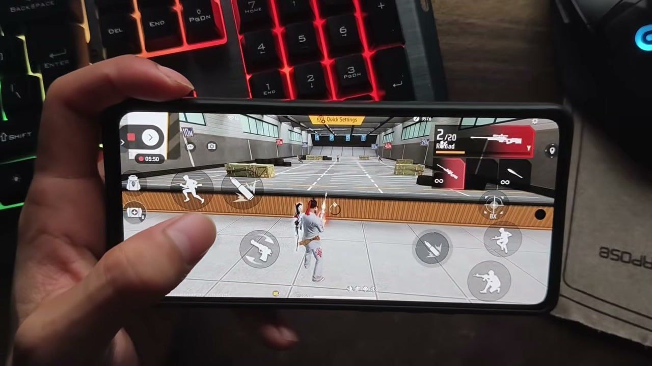 Free Fire 三指爪形握法:雙狙擊槍的左側開火鍵
